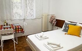 Cute And Quiet Apartment In The Center Of Athens