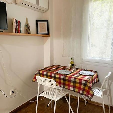 Cute And Quiet Apartment In The Center Of Atene Esterno foto