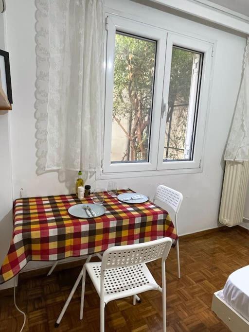 Cute And Quiet Apartment In The Center Of Atene Esterno foto