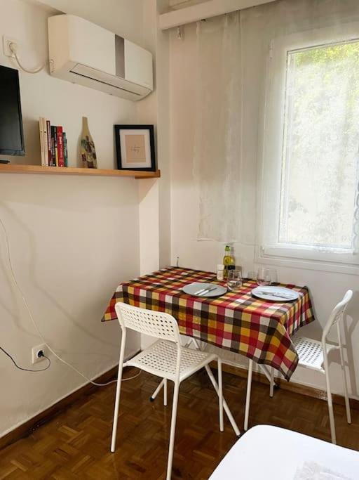 Cute And Quiet Apartment In The Center Of Atene Esterno foto
