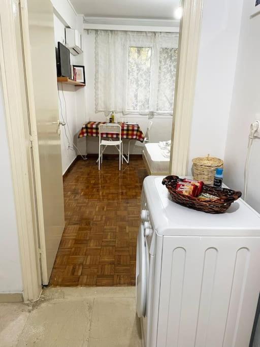 Cute And Quiet Apartment In The Center Of Atene Esterno foto
